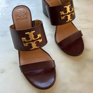 Tory Burch Burgundy /Merlot and Gold Sandals size 7